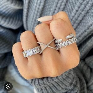 Swarovski criss cross ring